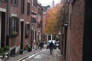 Acorn Street: Hidden History In Boston