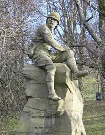 Kelvongrove park south africa soldier statue